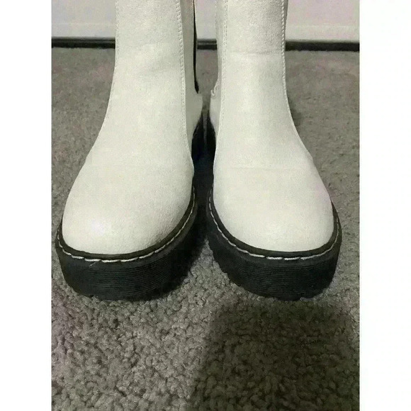 Sincerely Jules White Hippie Slip on Boots Size 8 Chunky Sole - Picture 5 of 9